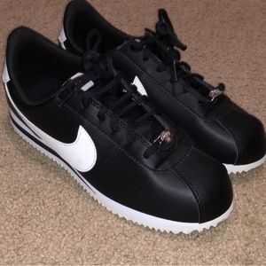 Nike Cortez Black White Size 7